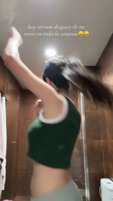 littleragergirl - rare footage of my lil feet