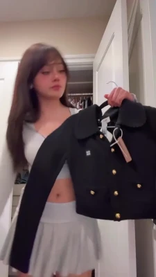 neekolul - This full vid is so hot omg   my body is insane sending it out soon xx