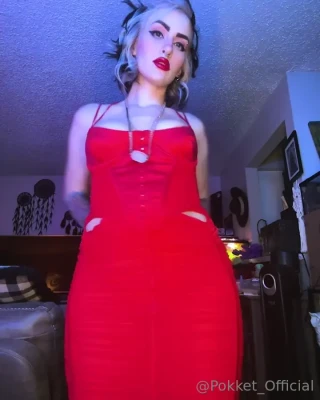 pokket_official - Just a casual topless  thirsty  titty  thick Thurdsay