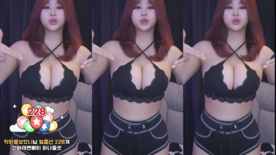 dami_amond - Slutty Sunday's 🥵   If you saw me at the beach in this, what would