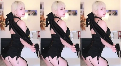 dami_amond - even the devil gets spanks every now and then