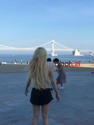 sejinming - 🍑Happy Humpday🍑  There aren't many things in this world worth