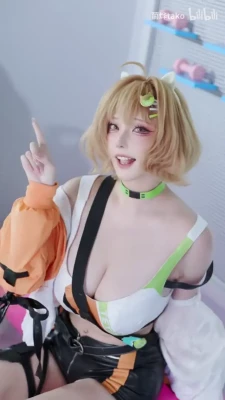 takomayuyi - Upside down boobies for the 🏆