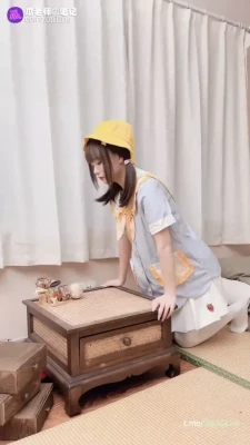 xiaoji_neko - watch me smack my oily ass for you