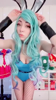 howtomia - Felt cute won t delete later    Available now for video calls
