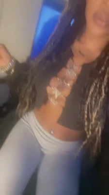 iambellabankssss - I'm online😈 talk to me in DM and we'll get naughty🥵🥵