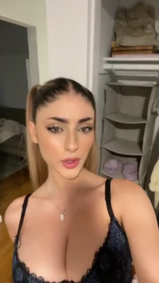 chloe_simon5 - Big booty    would you like to take sun inside of me or inside of me