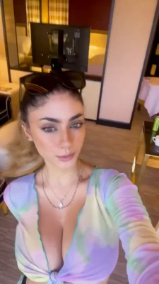 chloe_simon5 - Hello World   For more nude posts check out my VIP Page  rosababyvip