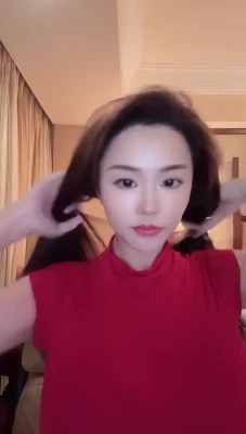 echoyueofficial - I touch my hair when I m flirting