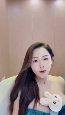 echoyueofficial - Ugh  It s been another day Help me unwind Streaming in just a sec