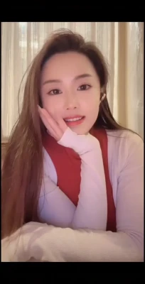 echoyueofficial - Squirted on my foot during my live    Tips are appreciated if you