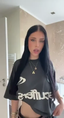 anastasiascarlt - Les gustaría que hiciera un directo aqui en mi onlyfans  Podría