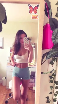 bella_m_jones3 - Who would participate in a Q amp A if I do a live stream