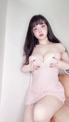 e_chi_h - Who wants some content? Message me. Also send my link to your friends