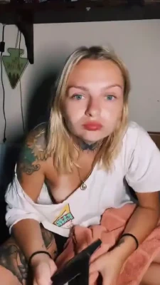 s1imsadie13 - Who wants to juice my hot cock