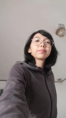 kitzcua - whos gonna suck off my hard nipples