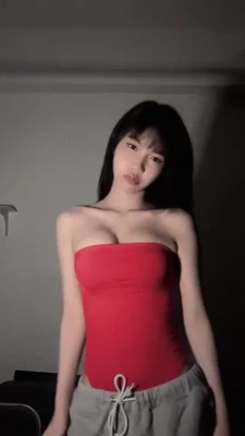 larizamnc - I have a wet warm   very slippery side