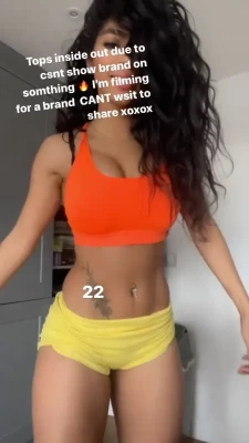 itssunpi - r you into my toned ballerina ass? 🤤
