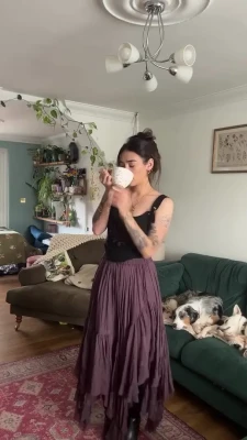 alyskaplays - I love showing my sexy figure off