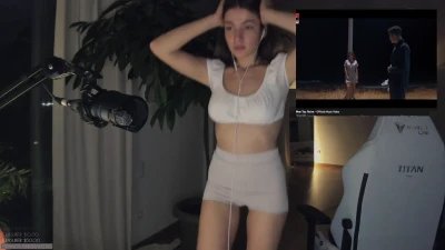 helenalive - Trick or Treat   I have your candy right here