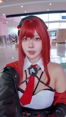 plumy_s2 - Let me make you a video or do a photo shoot for you  Inbox me