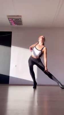 agnesemonaviciute - Stream started at 03 05 2021 6 32PM   Voyeur cam  amp  first OF Cum