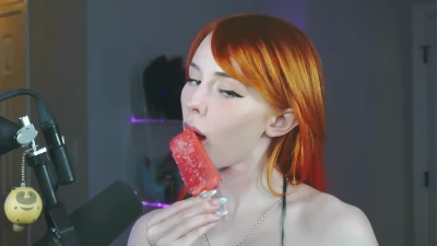jennalynnmeowri - Do you think my clit looks sweet?🥺 🍬 💕😋