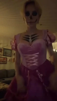 co_mill - I just want to do what you like  if that means strip off in an open