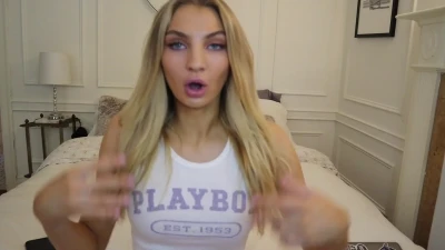 kelliekerston - Fresh morning boobs ✨