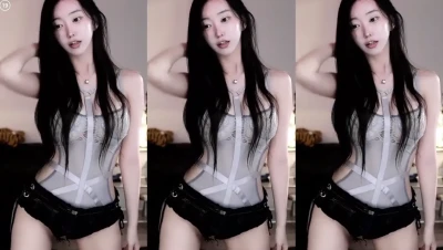 leebumzi - Miss @paigespenthouse and I will be coming live to you soon 🦋 🍀