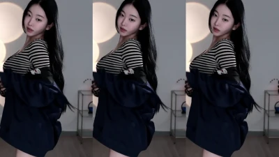 leebumzi - My lil piggies all pretty in blue