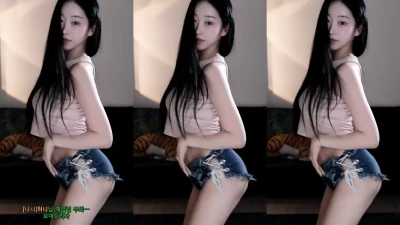 leebumzi - Sneaky pussy shot 🎀