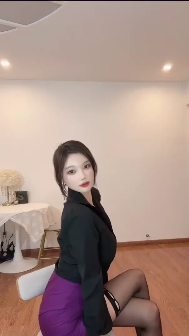 yangchenchen_yome - 2 new videos are dropping! Check your inbox tonight for the first~ 