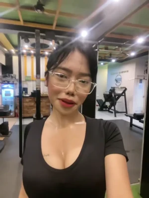 jenny_lyntolentino - WANT TO GET TO KNOW ME BETTER? TIP $30 AND TELL ME WHAT GETS YOU