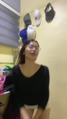 jenny_lyntolentino - Cortito pero así es como se prepara el culito para recibir esa buena