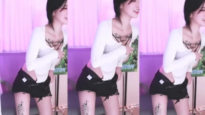 2xung2 - Que rico mi amor, así quiero tocar tu verga con mis pies