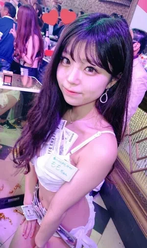 momo_burlesque