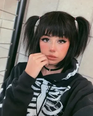 nikkibarlowe