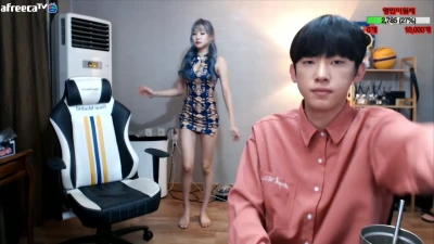 girlcrush_tr - Time for my sexy confession, I'm feeling hot in my gym kit. Did you