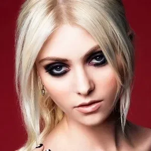 taylormomsen