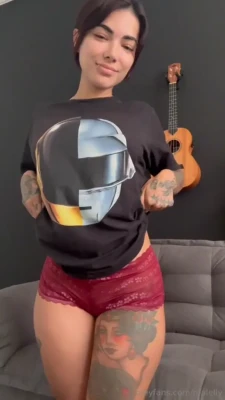 marcelalelly - I try to improve my body every day, am I doing a good job?🤔