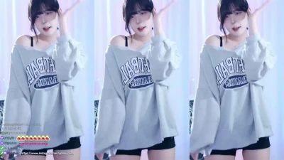 golaniyule_ - Pulling my bikini to the side always feels more exciting for some
