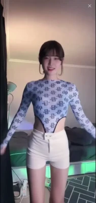 golaniyule_ - Touch those tits