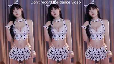 golaniyule_ - Forgot to post this one last set! 😭 Classic getting dressed video