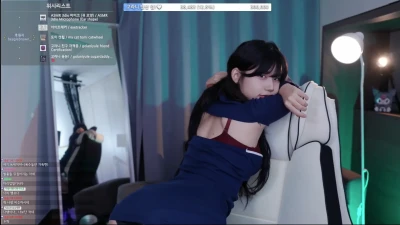 golaniyule_ - Join me Sunday, 4/3, at 5pm pst ❤️