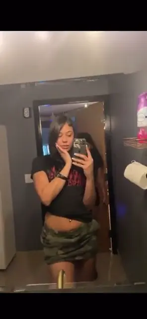 karrahbooooo - wanna sleep with me tonight babe ?!💋