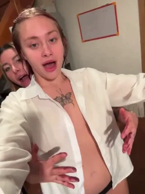 marielouna__ - View 2 ;) fuck I can’t believe how long he can last under my weight