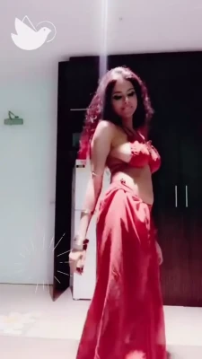 komal - Start the day with tittys, end it with ass and kitty 😈 👅