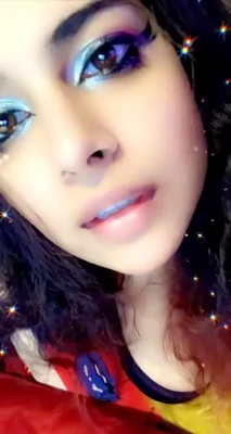 komal - Good Morning Lovers #happymonday 💋