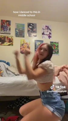 valismentallyill - Wake me up by sucking on my nipple please 😴🤤